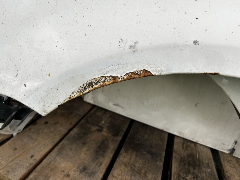 Vw Caddy III 2K Błotnik lewy przedni przód