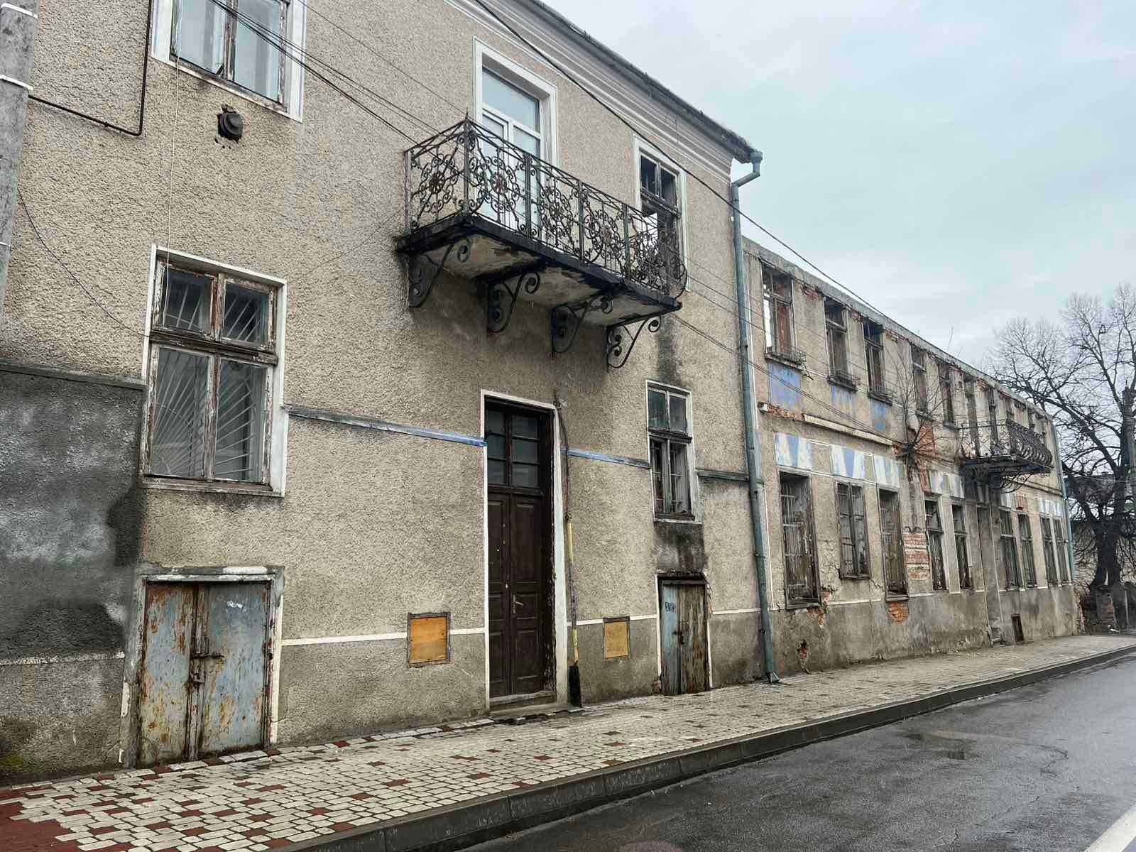 Нежитлова будівля - м. Калуш, Івано-Франківська обл.