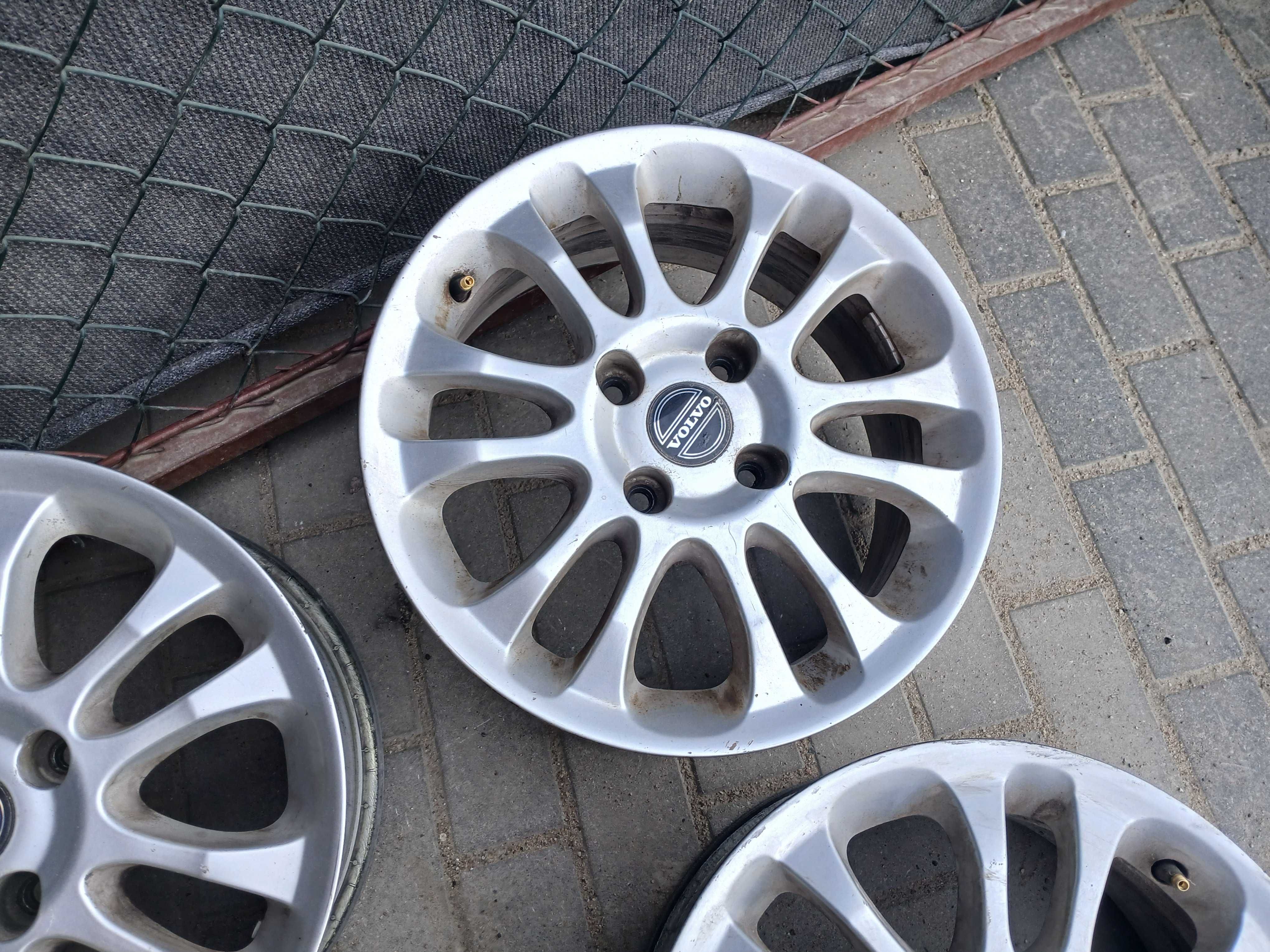 4x felgi R16 4x114,3 Volvo S40 V40 Mitsubishi