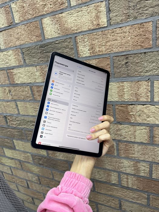Used ipad air 2020 wifi 64Gb. (Space)