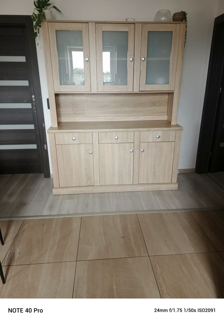 Kredens salon kuchnia