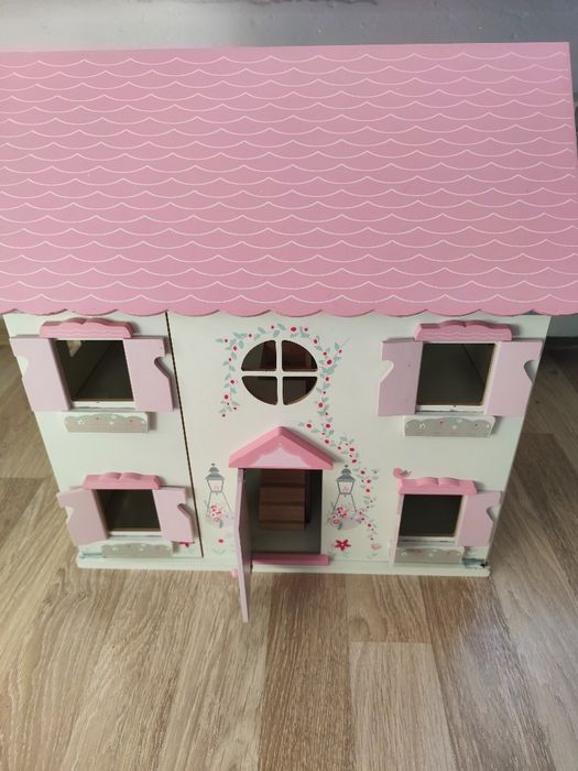 Domek dla lalek dla dzieci