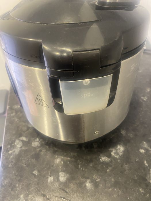 Panela elétrica de arroz , faz e mantém quente por horas