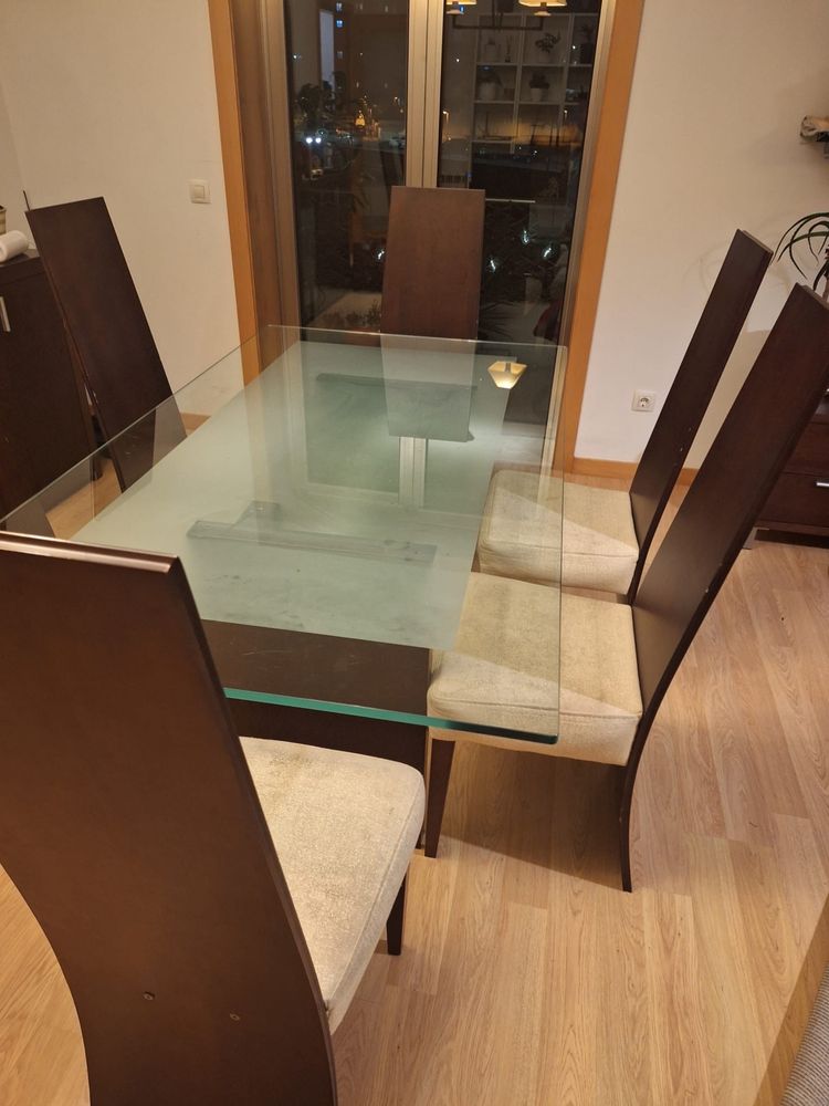 Mesa de jantar com 6 cadeiras