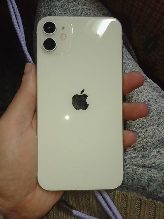 iPhone 11 em bom estado