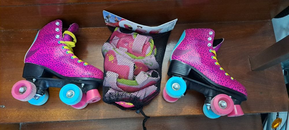Patins 4 rodas Luna