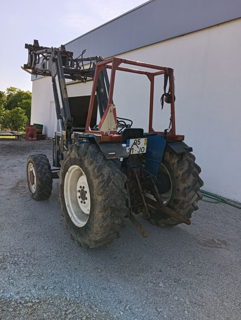 Trator Ford New Holland 4x4