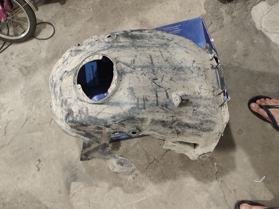 Продам подкрылок передний, пластик салона Рено Меган