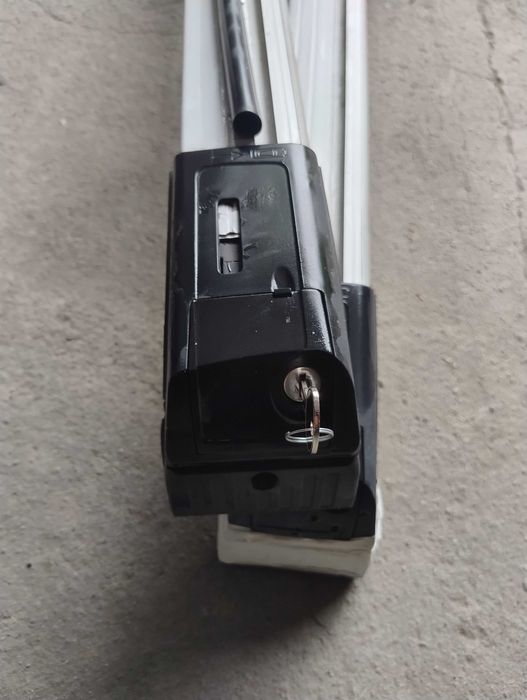 Bagażnik dachowy na zintegrowane relingi do volkswagena Passata B8