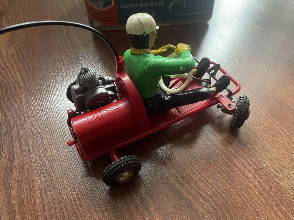 Stara zabawka HUKI gokart sterowany CZZ DDR PRL pudełko