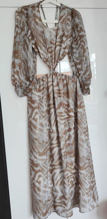 Zwiewna długa Sukienka z wycięciami i ozdobnymi plecami Zara xS