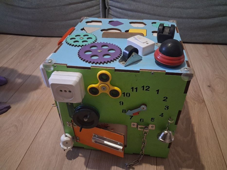 Бізікуб 30*30 для дитини