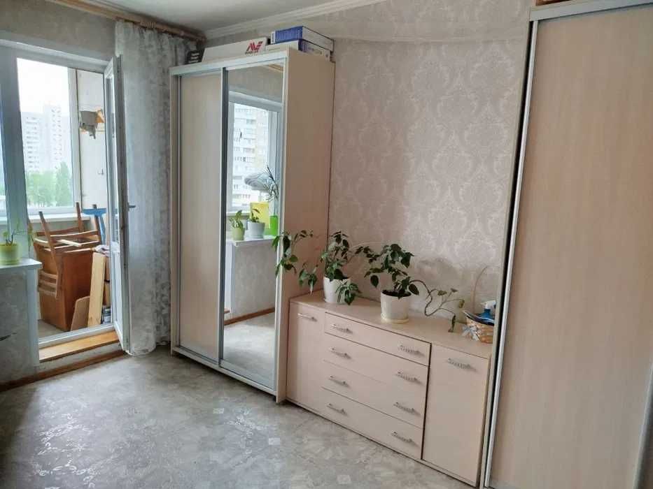 Продається 3-к квартира вул. Милославська, буд. 31, Троєщина