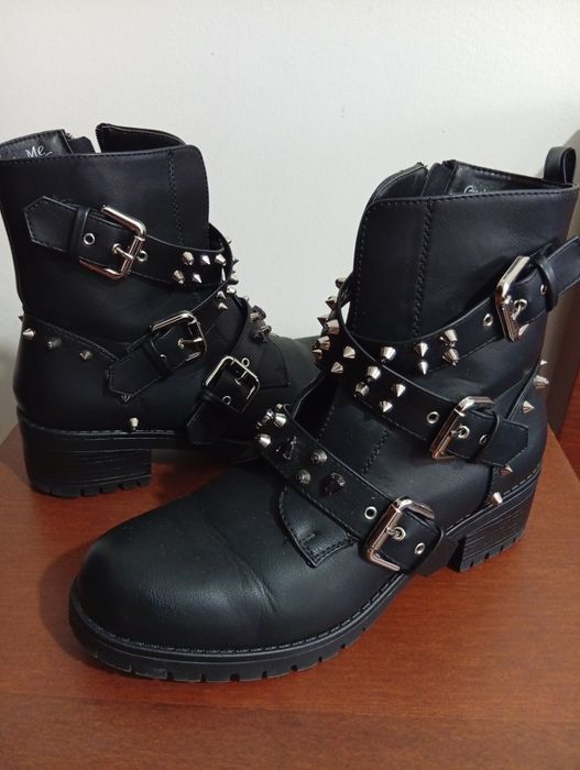 Botas 10€ número 41