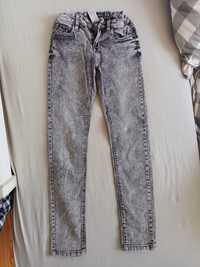 Spodnie jeans rozmiar 140