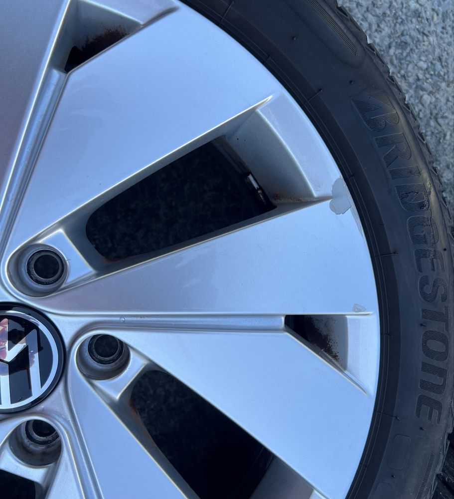 Oryginalne kola Volkwagen Golf 8 z oponami letnimi 225/45