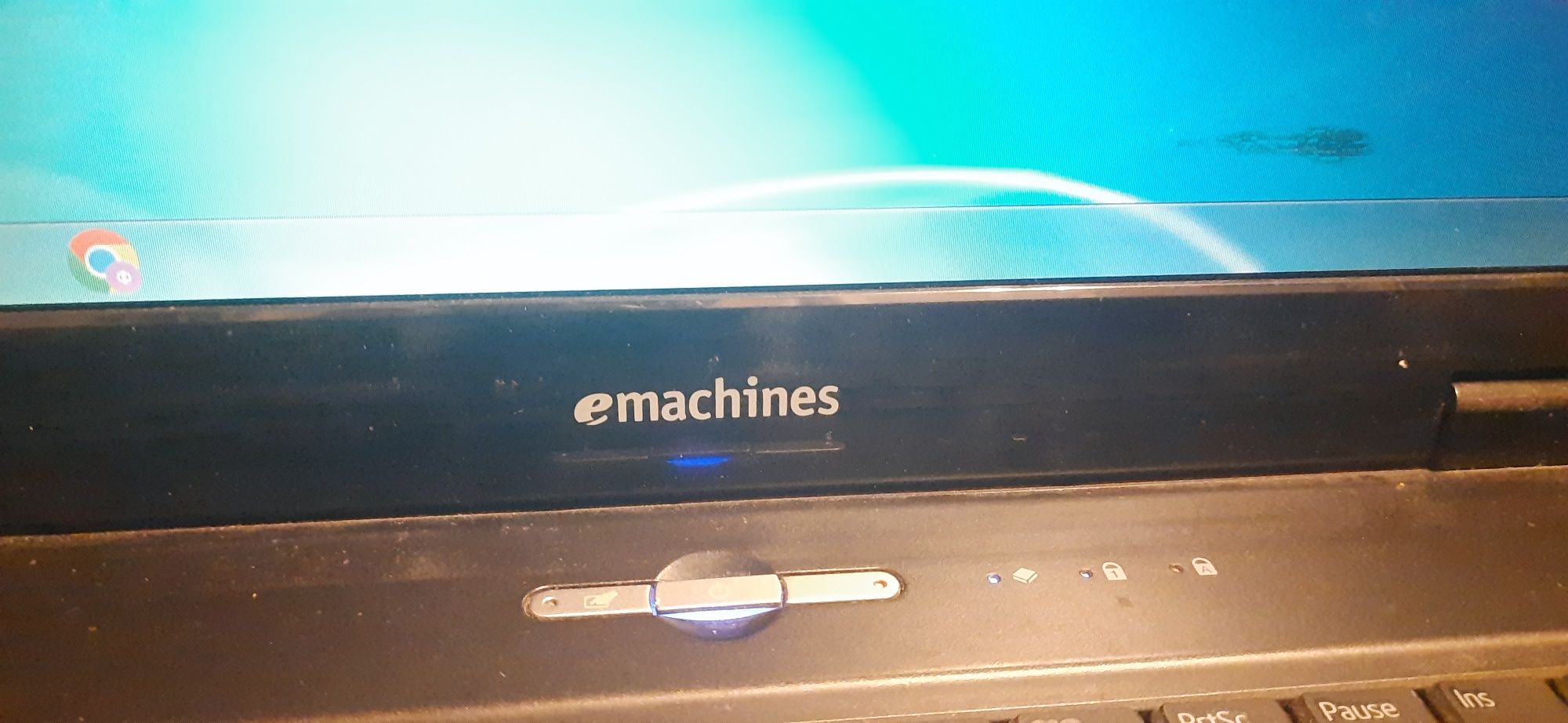 Ноутбук Компьютер emashines E725