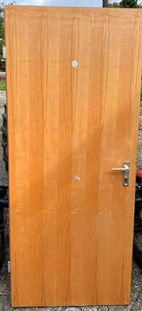 Wewnętrzne drzwi drewniane - bez ościeżnic