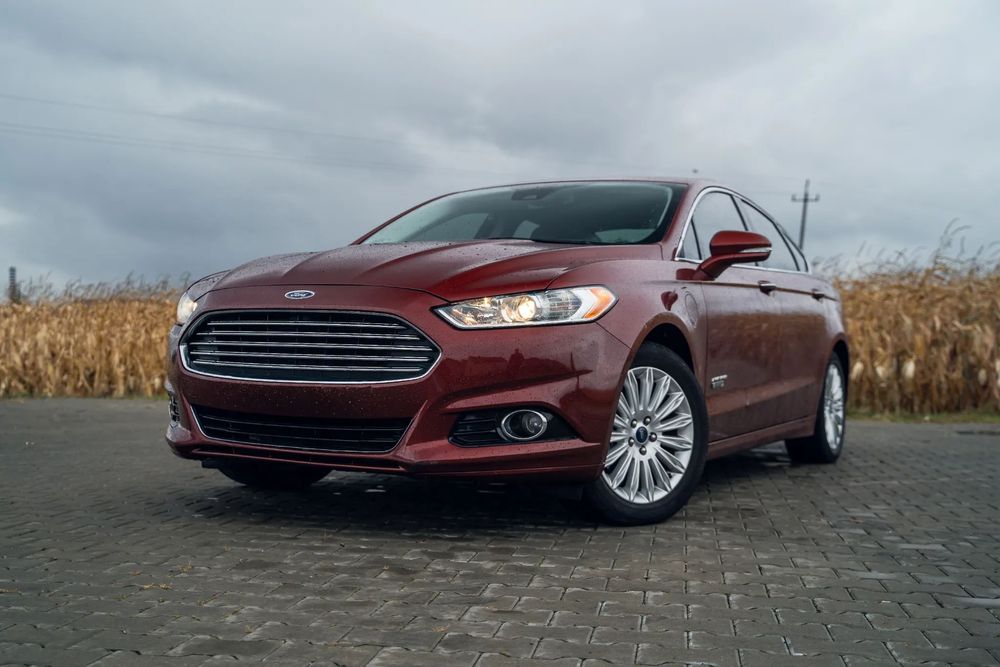 Ford Fusion 2014 Ford Fusion 2.0 Plug-in Hybrid , Titanium !
