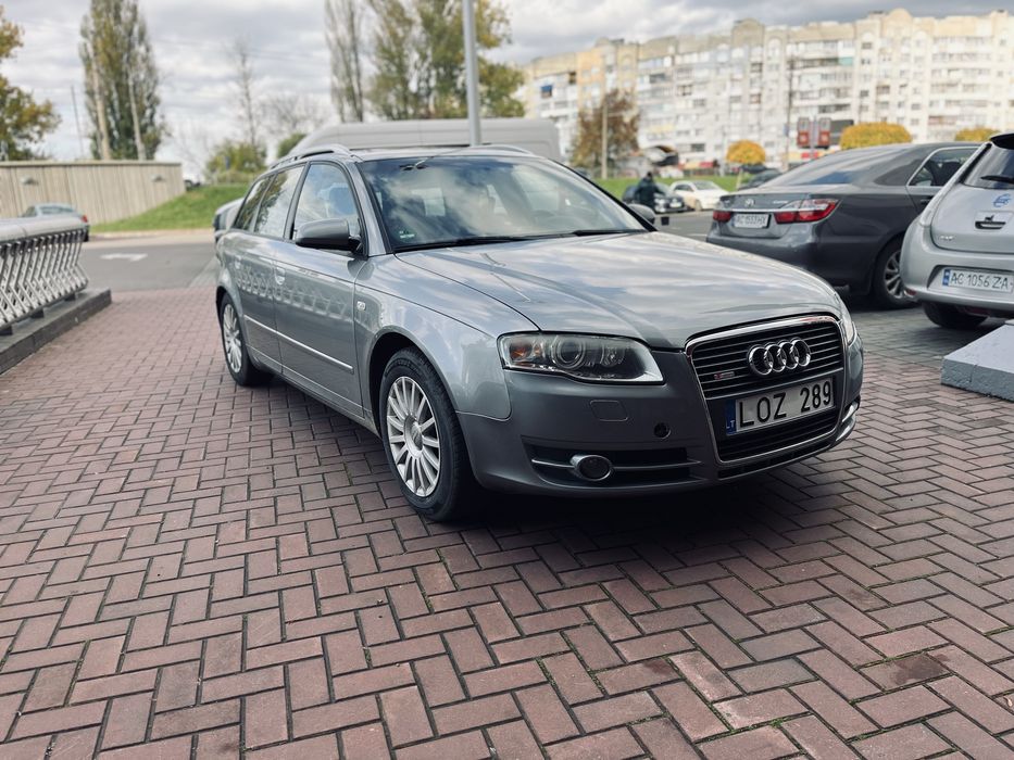 Свіжопригнана Audi A4B7 S-line 2004 рік