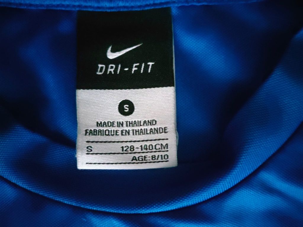 Sportowa koszulka NIKE dri-fit 128-140  super stan idealna na w-f