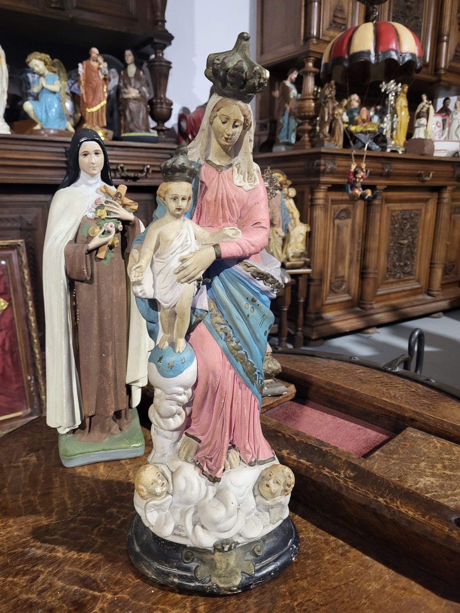 Stara gipsowa figurka Maryja Królowa Matka Boża
