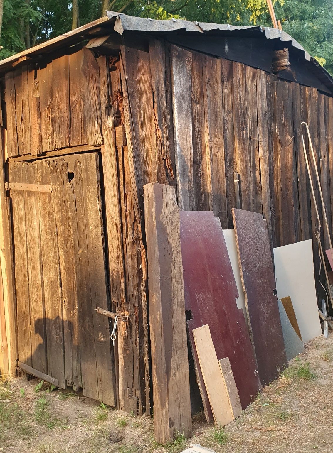 Zlece rozbiórkę szopy z odbiorem drewna