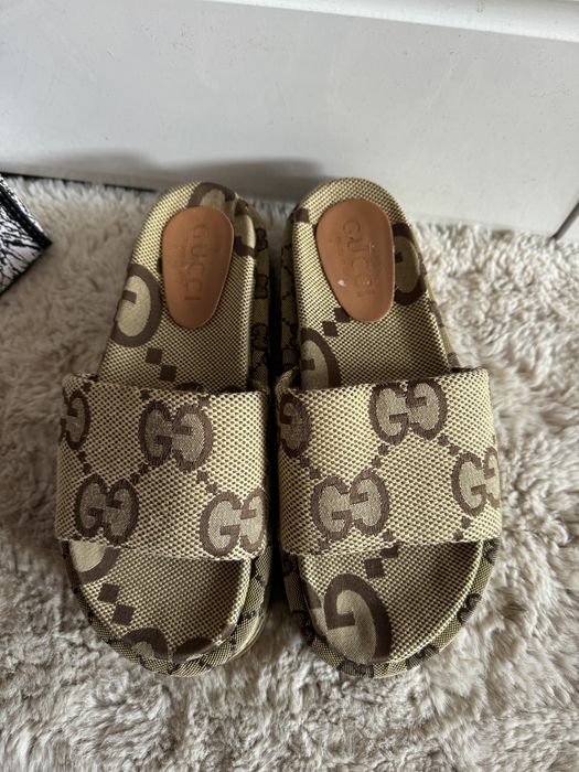 Шлепанці Gucci 38