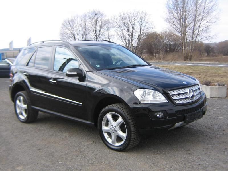 Разборка Mercedes ML W164 Двери Дверь GL X164 Фары Стоп Стопы Молдинг