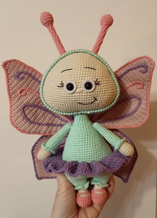 Лялька Бонні в костюмі метелика