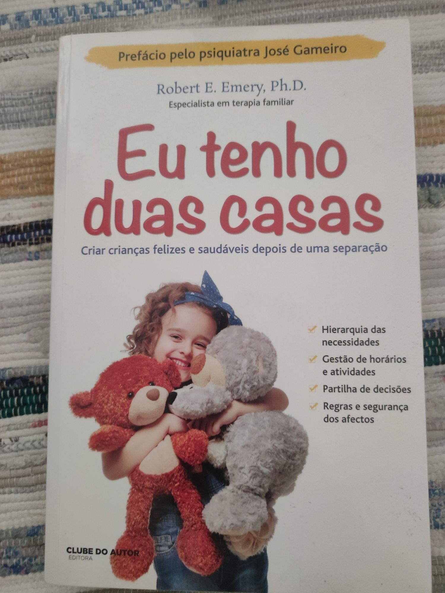 Eu tenho duas casas Robert E. Emery