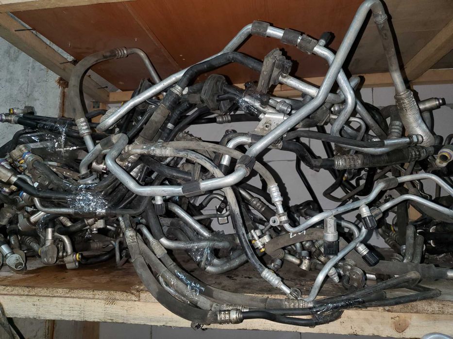 Патрубок кондиціонера Ауді А6 А8 Каен Фольксваген Пассат Джетта Таурег