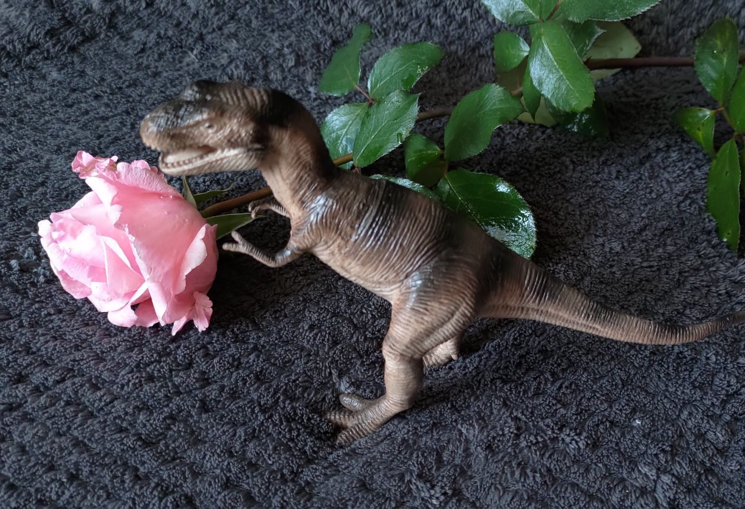 Dinozaur figurka z tworzywa do kolekcji lub zabawy dla dzieci