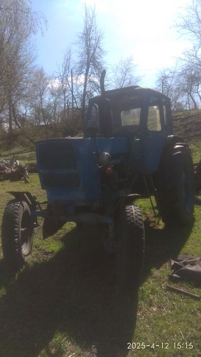 Трактор ЮМЗ 6 з пусковим двигуном