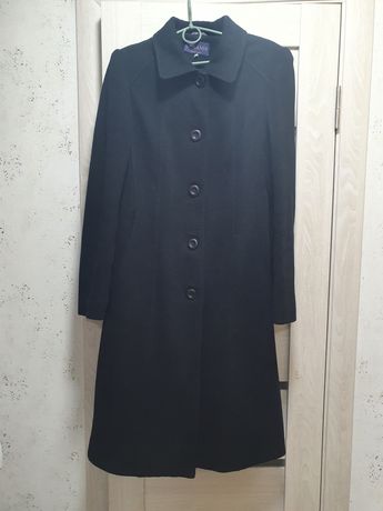 Пальто черного цвета