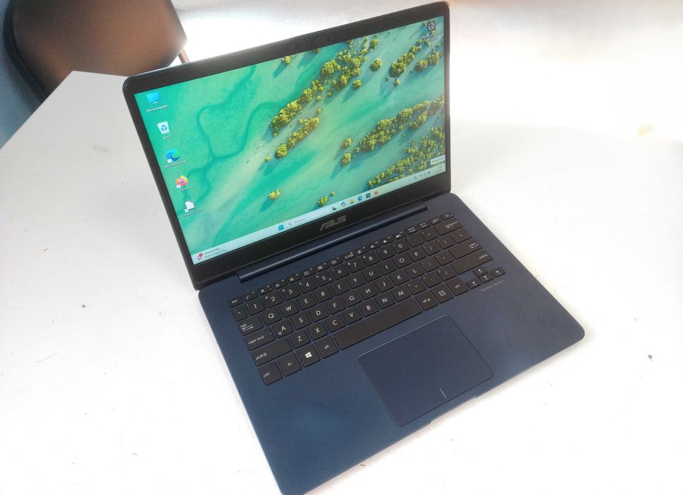laptop 14" Asus Zenbook i5-7200, 8GB DDR4, SSD 240GB, Win11, gwarancja