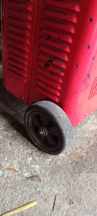 Sprzedam prostownik z rozruchem