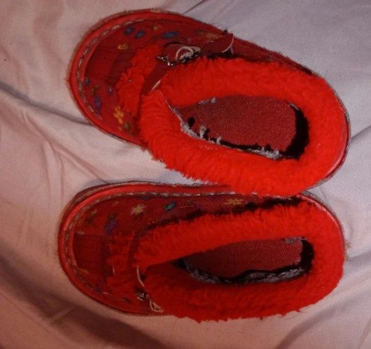 Wyższe cieplejsze kapcie