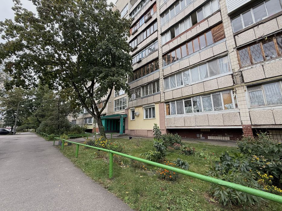 Продаж 1 кім квартири Лісний,Поповича Космонавта,18