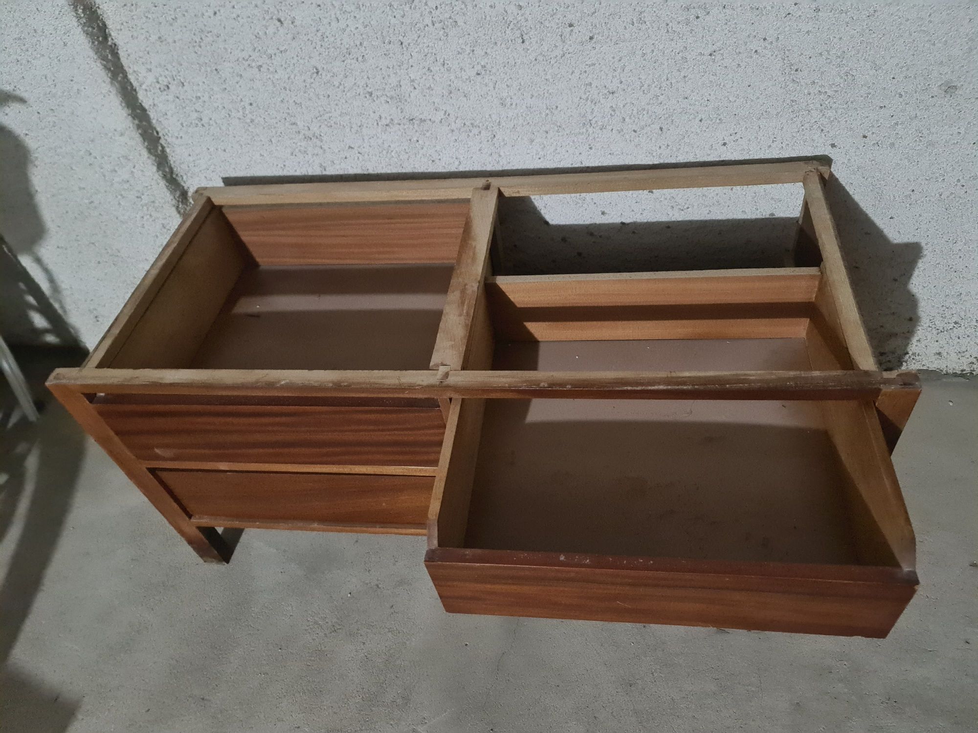 Madeira - Módulos de gavetas em madeira mogno