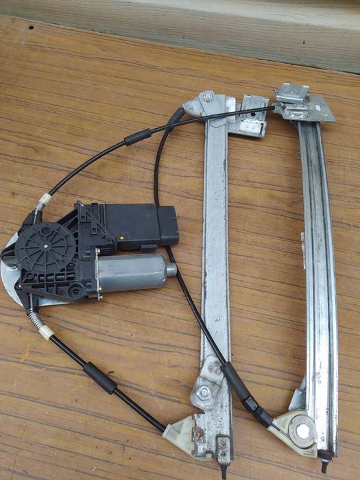 Склопідйомник VW Passat B5/Golf 5/Sharan/Audi A4 стеклоподъемник