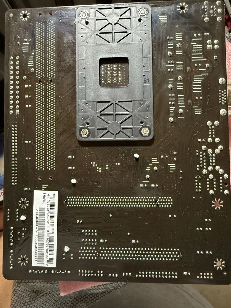 Материнська плата Biostar AM3
