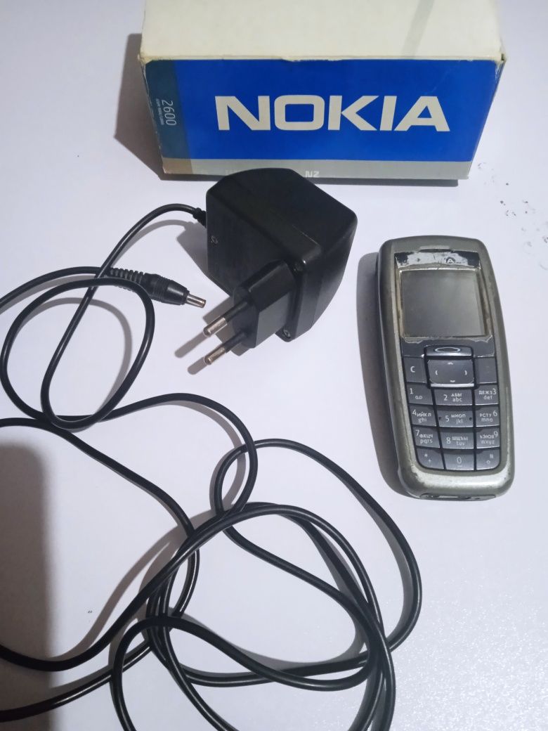 Кнопочный телефон NOKIA 2600 (Венгрия) с подзарядным устройством