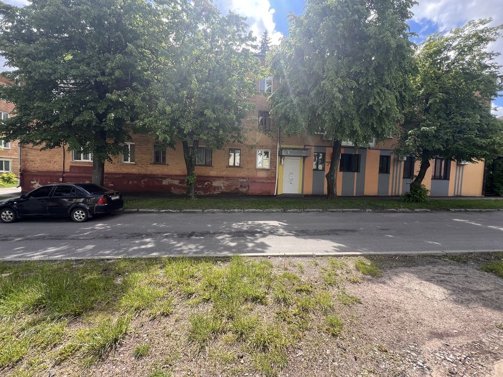 Продам фасадне приміщення в центрі міста під комерцію ву Коцюбинського