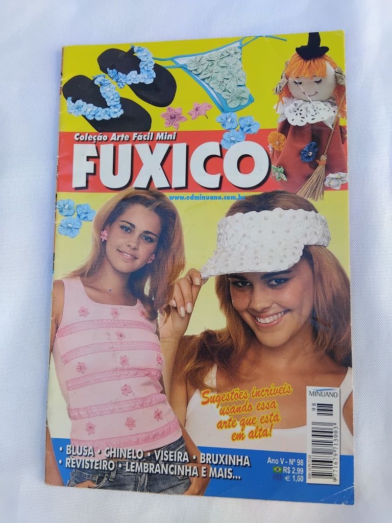 Lote de 6 revistas de artesanato-fuxicos e flores em tecido