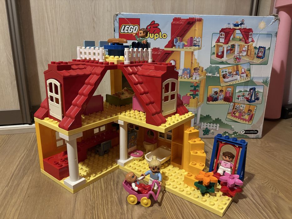 Lego Ville Duplo domek dla calej rodzinki 3 w 1 plus zestaw figurek