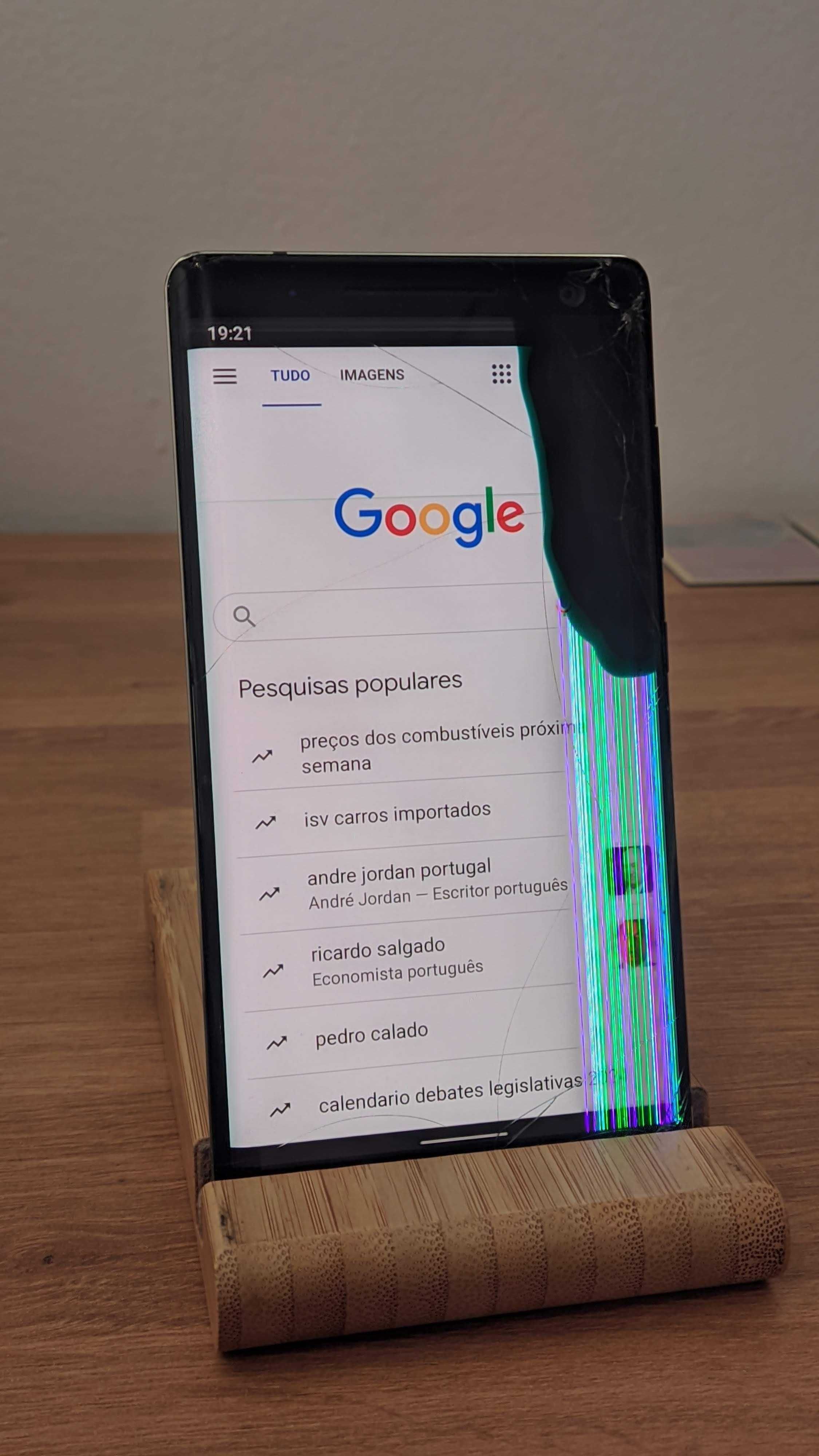 Nokia 8 Sirocco com ecrã partido + capa