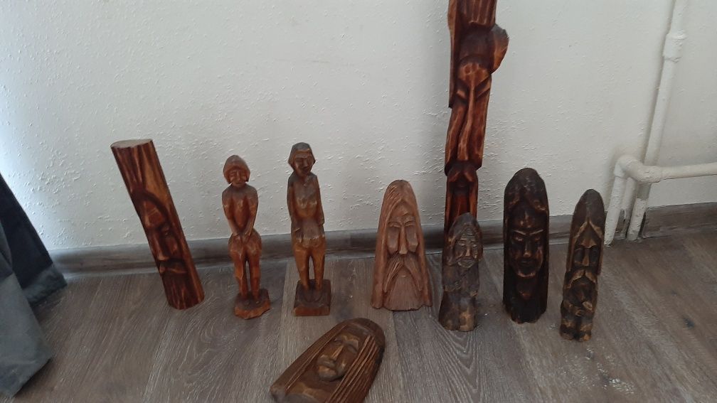 Figurki z drewna