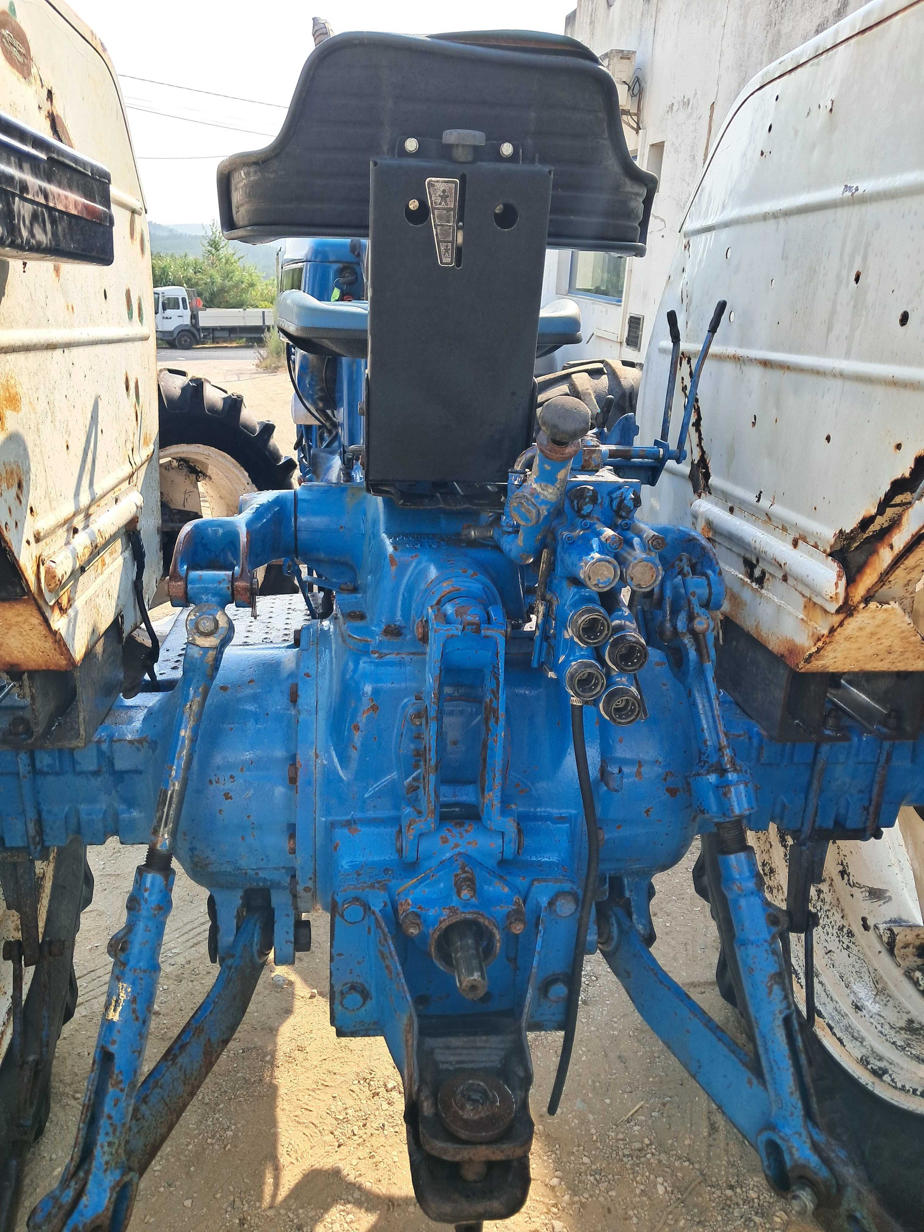 Tractor Ford 6610