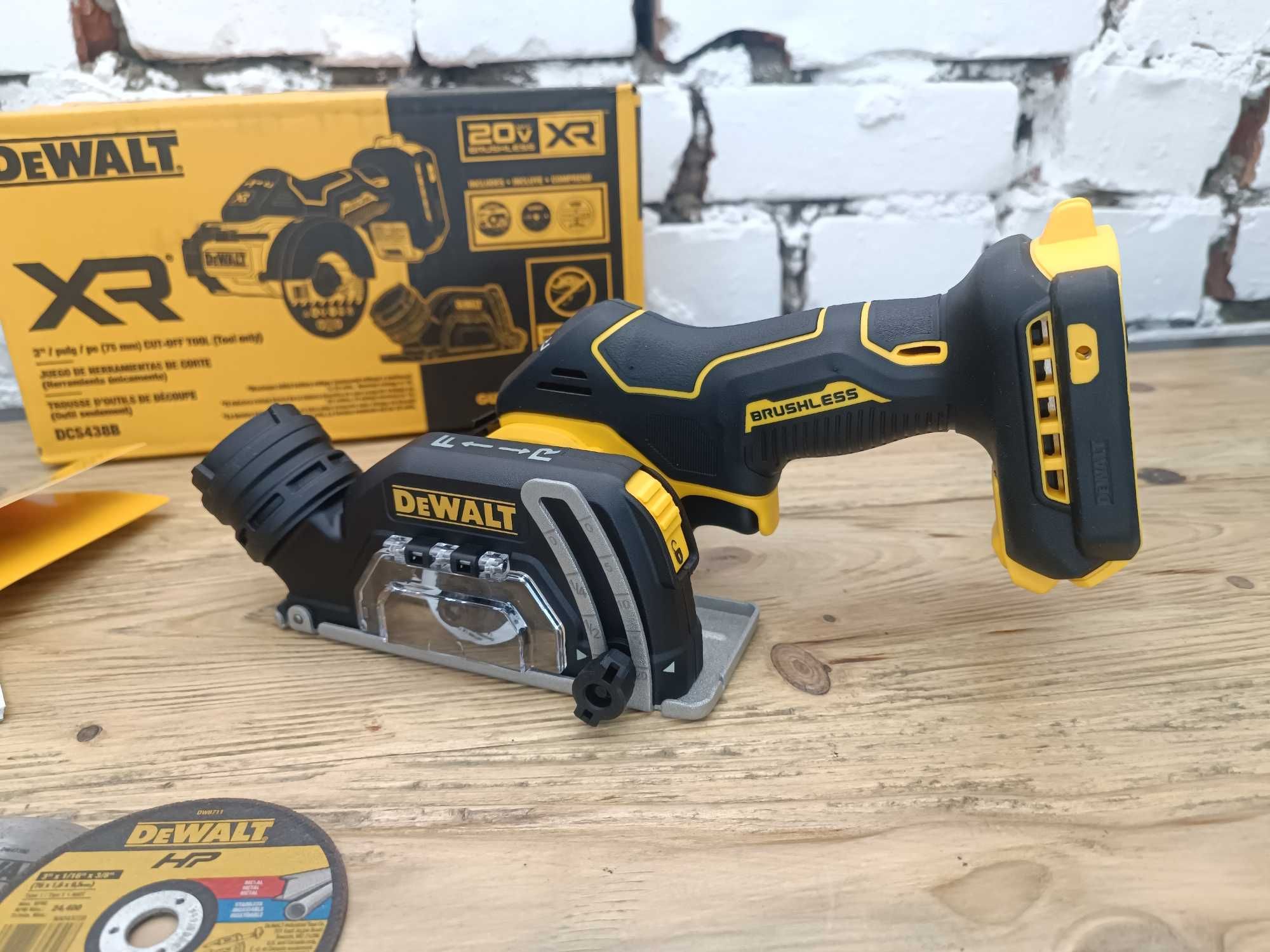Акумуляторна болгарка, пилка DeWalt DCS438B 20V MAX MADE IN MEXICO